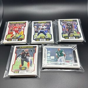 100 Score NFL Football Cards Lot - Brady, Mahomes, Kelce, AJ Brown, Smit…